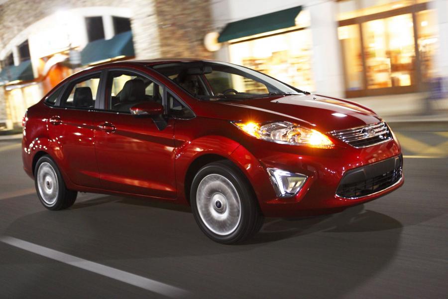  Ford Fiesta 2011 года  (фото 18 из 26)
